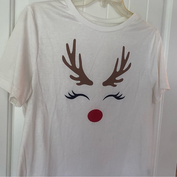 SHEIN women’s reindeer shirt sleeve tee - Picture 4 of 7